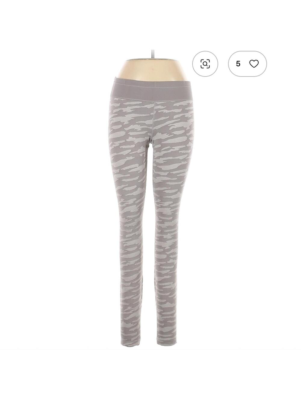 Under Armour Gray Camouflage Active Pants Size M Leggings